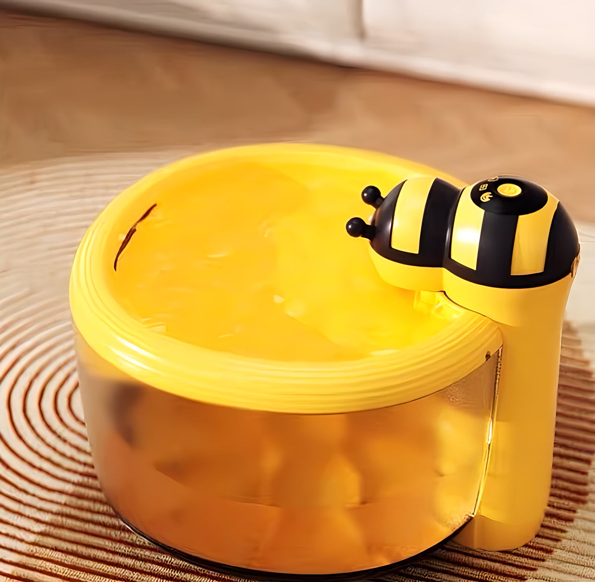 Automatic water fountain for pets in bee design