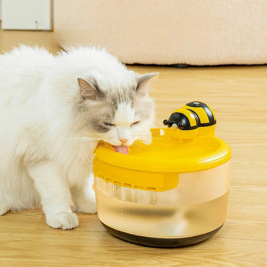 Automatic water fountain for pets in bee design